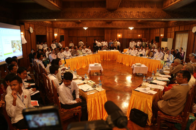 Upper House to discuss amendments to the controversial National Education Law. Four-party talks between the government, students, parliamentarians and the National Network for Education Reform over the National Education Law underway at Yangon Region Parliament headquarters on February 11, 2015. Photo: Min Min/Mizzima
