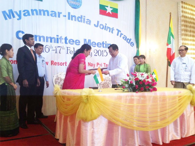 Indian Minister for Commerce and Industry Ms Nirmala Sitharaman (R) at the signing ceremony of minutes of the 5th India-Myanmar JTC meeting with U Win Myint, Minister of Commerce in Nay Pyi Taw on February 17, 2015. Photo: CIM India@GOI/Twitter