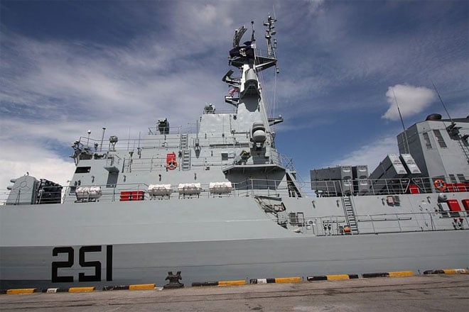 PNS Zulfiquar, a Pakistan Navy frigate, seen here on a goodwill visit to Port Klang, Malaysia, in August 2009. Photo: Wikipedia
