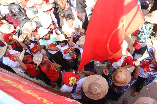 Student column at Lepadan in Bago Region on March 4, 2015. Photo: Thet Ko/Mizzima
