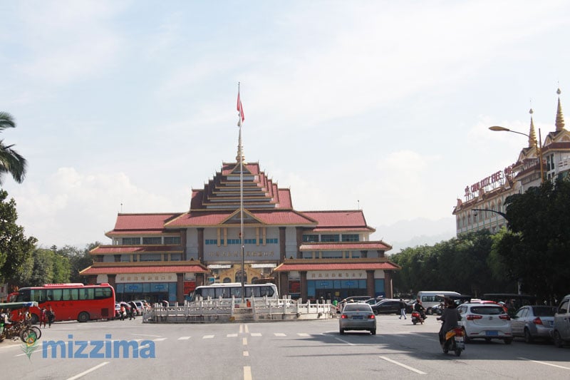The border crossing between Ruili in China and Muse in Myanmar. Photo: Mizzima