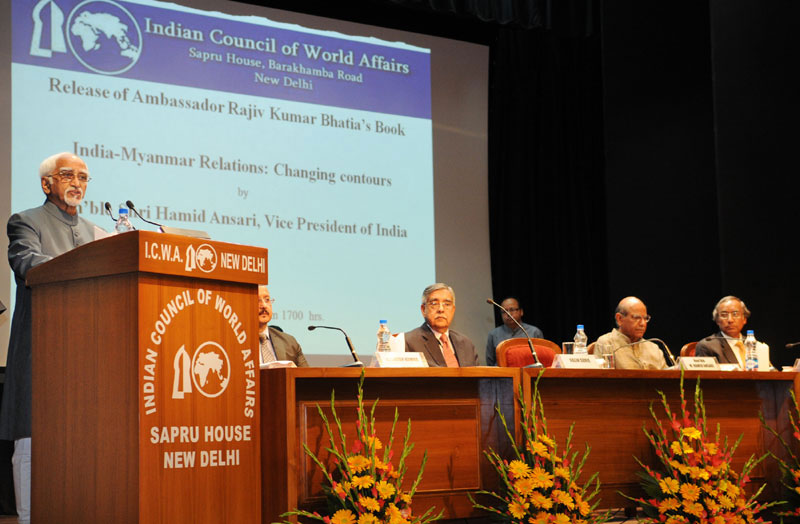 Shri M. Hamid Ansari, Vice President of India speaking at the book launch of “India-Myanmar Relations: Changing Contours” authored by Shri Rajiv Bhatia, in New Delhi on September 22, 2015. Photo: vicepresidentofindia.nic.in