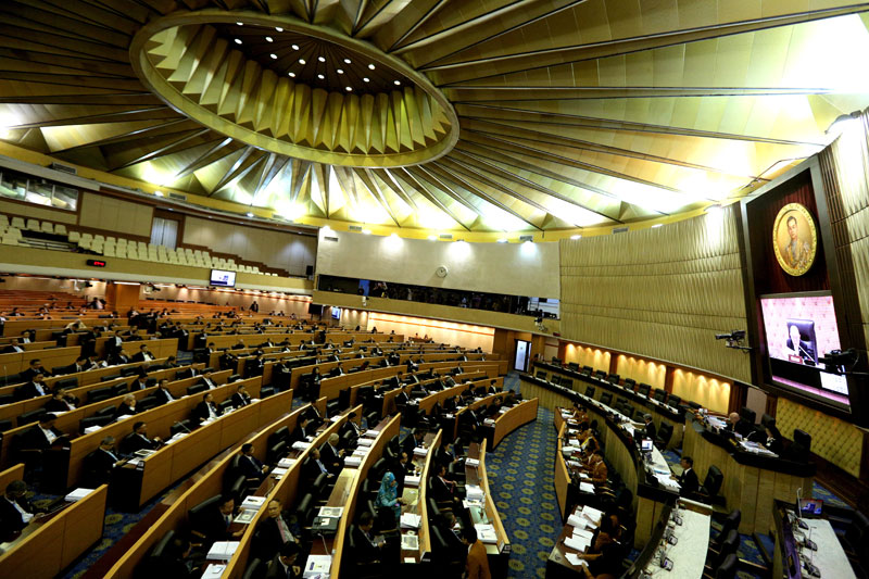 A general view of the Thai Parliament as members of the National Reform Council (NRC) voting on the new draft constitution at Parliament House in Bangkok, Thailand, 06 September 2015. Photo: Narong Sangnak/EPA