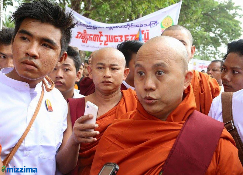 U Wirathu is critical of the NLD - Here the monk talks during the religious bills celebration in Mandalay on September 21, 2015. Photo: Bo Bo/Mizzima