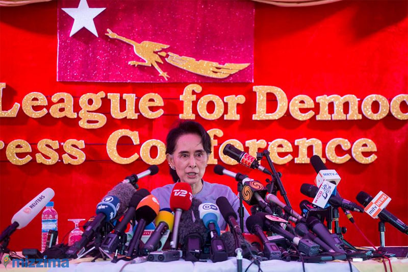 National League for Democracy party leader Daw Aung San Suu Kyi speaks to local and foreign media during a press conference for the upcoming general elections at her residence in Yangon, Myanmar, 5 November 2015. Photo: Hong Sar/Mizzima