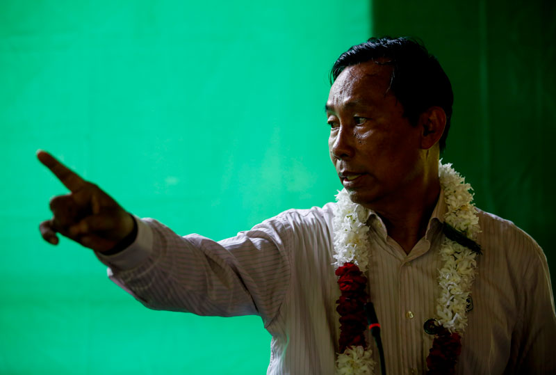 Parliamentary speaker Thura Shwe Mann, former chairperson of Myanmar's ruling Union Solidarity and Development Party (USDP) party, delivers a speech during his election campaign at Kasipu village in Pyu township of Bago region, Myanmar, 05 October 2015. Photo: Lynn Bo Bo/EPA