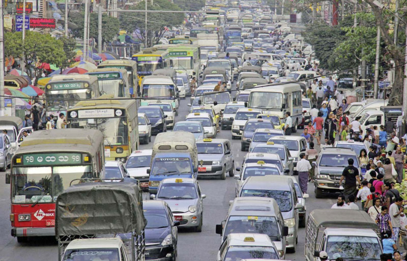 Traffic congestion on Anawrahta Road in downtown Yangon. Photo: Mizzima