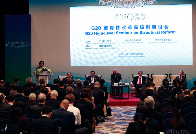 (Front, L-R) World Bank Managing Director Sri Mulyani Indrawati, moderator Yingyi Qian, Chinese Finance Minister Lou Jiwei, German Finance Minister Wolfgang Schaeuble, International Monetary Fund (IMF) First Deputy Director David Lipton and Breugel Director Guntram Wolff compose a panel during a session of the G20 High-level Seminar on Structural Reform, preceeding the G20 Finance Ministers and Central Bank Governors Meeting at the Pudong Shangri-la Hotel in Shanghai, China, 26 February 2016. Photo: EPA