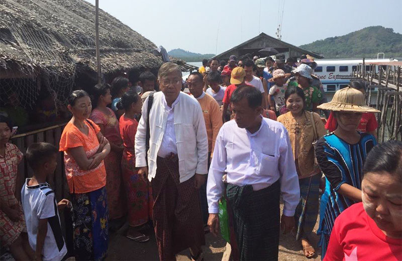 Daw Khin Kyi Foundation EC U Htin Kyaw (left)