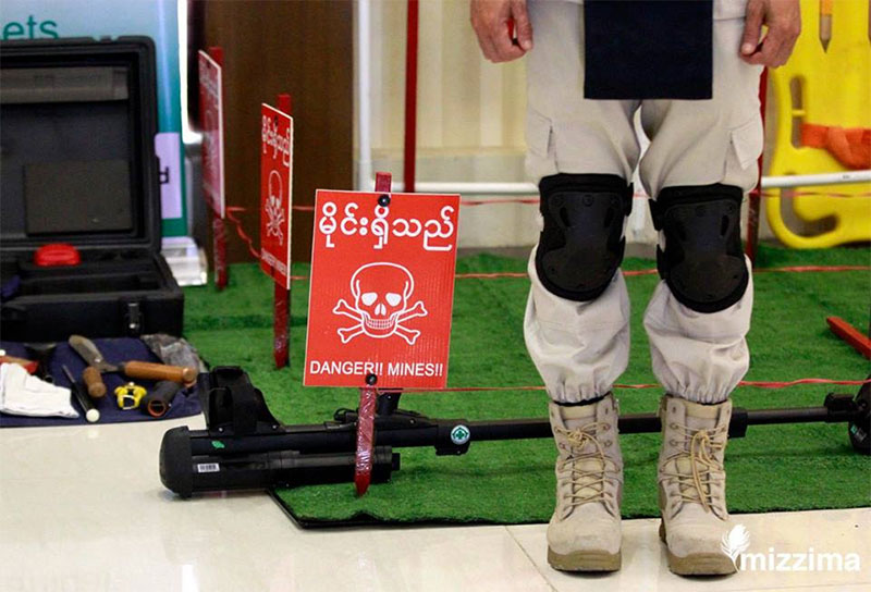 A demonstration during the International Day for Mine Awareness and Assistance in Mine Action at Mingalar Thiri Hotel, Nay Pyi Taw on 4 April. Photo: Min Min/Mizzima