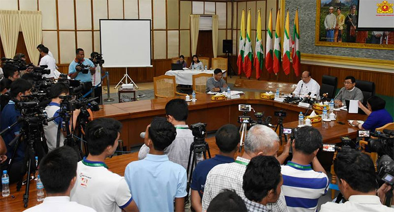 Myanmar government briefs the media on the Rakhine situation. Photo: Information Committee