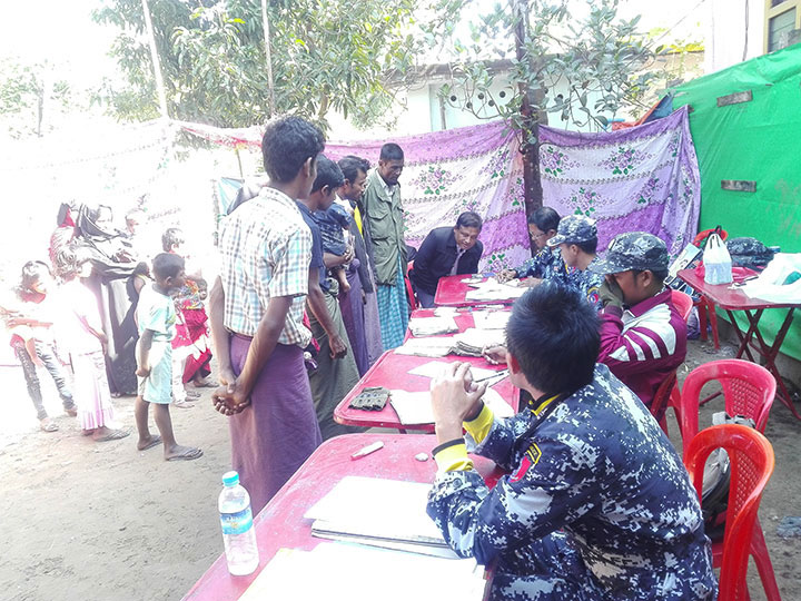 The ID issuing process underway. Photo: MOI