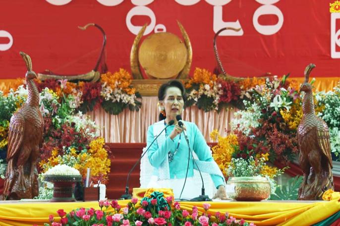 State Counsellor Daw Aung San Suu Kyi meets with the local people in Myawady and Hlaingbwe townships in Kayin State on February 25, 2020. Photo: Myanmar State Counsellor Office/Facebook