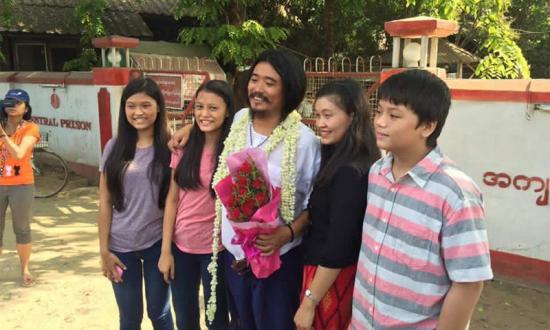 Patrick Kum Ja Lee and his family in front of Insein prison after he was released from jail on 1 April, 2016. Photo: May Sabe Phyu/Facebook
