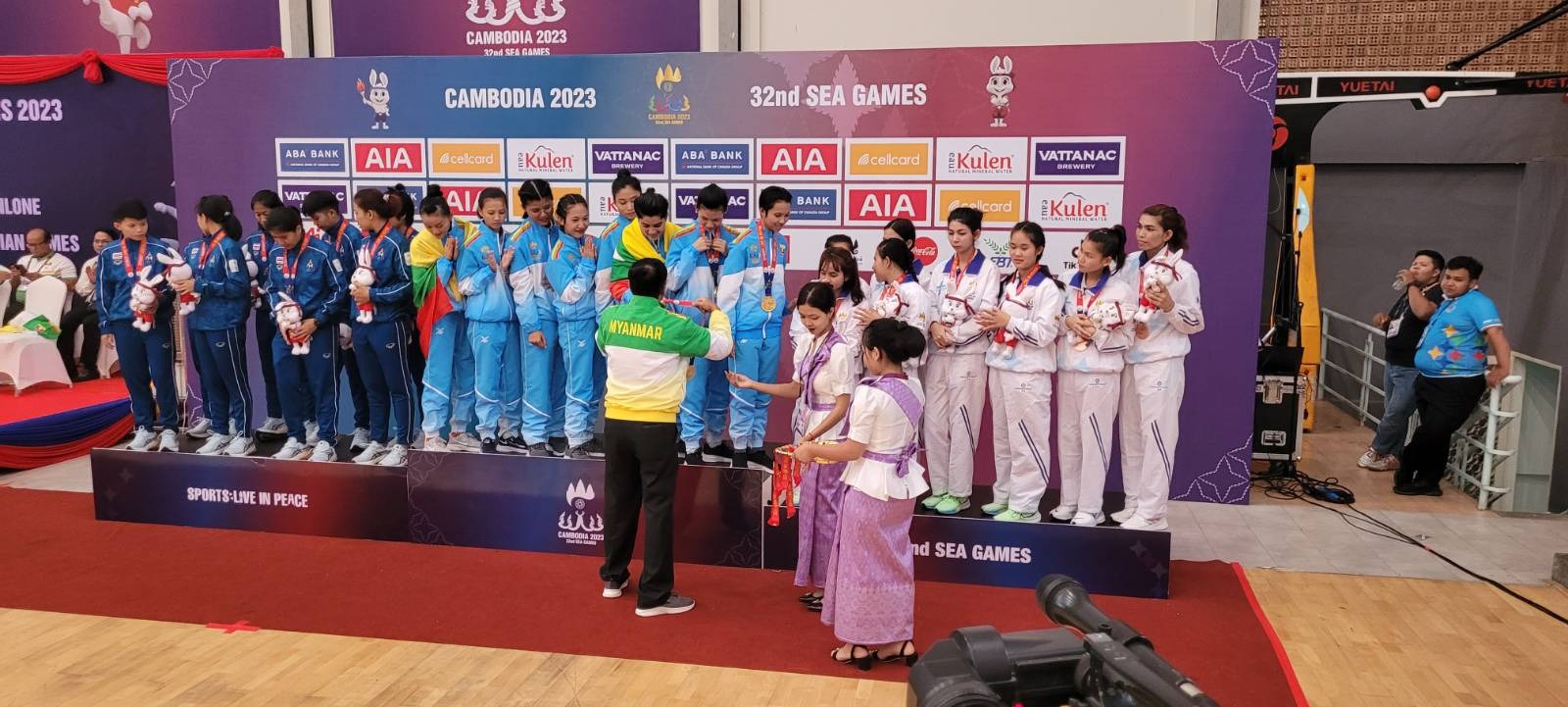 Myanmar women & men both win Gold in Chinlone at SEA Games Mizzima