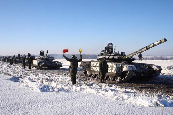 This handout video grab released by the Russian Defence Ministry on February 15, 2022, shows Russian tanks leaving for Russia. Photo: AF