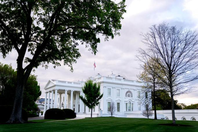 A bipartisan group of U.S. senators urge Biden ...