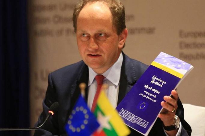 Chief Observer Alexander Graf Lambsdorff presents the EU EUOM Final Report to the media. Photo: European Union Election Observation Mission Myanmar
