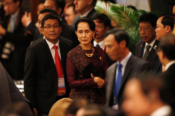 Myanmar leader Aung San Suu Kyi attends the APEC-ASEAN dialogue, on the sidelines of the 25th Asia-Pacific Economic Cooperation summit (APEC), in Danang, Vietnam, 10 November 2017. The APEC summit brings together world leaders from its 21 member nations. It is the second time Vietnam is hosting the summit, the first was in 2006. Photo: EPA-EFE
