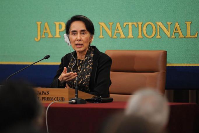 Myanmar's State Counsellor and Foreign Minister Aung San Suu Kyi attends a press conference at the Japan National Press Club in Tokyo, Japan, 4 November. Aung San Suu Kyi is on an official five-day visit to Japan. Photo: EPA
