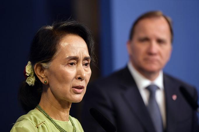 Sweden's Prime minister Stefan Lofven (R) and Myanmar's State Counsellor Aung San Suu Kyi (L) during a press conference after their meeting at the Rosenbad in Stockholm, Sweden, 12 June 2017. Photo: EPA
