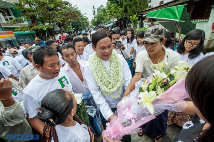 U Aung Thein Lin from USDP party greets the supporters during the election campaign in South Okkalapa Township, Yangon on September 19, 2015. Photo: Hong Sar/Mizzima
