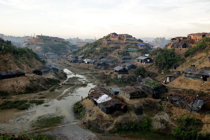An overview of the of the Balukhali camp in Ukhiya, Bangladesh, 15 September 2017. Photo: Abir Abdullah/EPA
