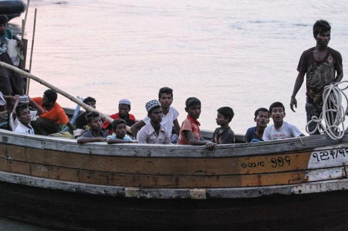 (File) Rohingya refugees detained in Malaysia territorial waters off the island of Langkawi arrive at a jetty in Kuala Kedah, northern Malaysia on April 3, 2018. Photo: AFP