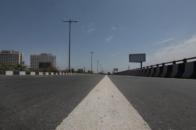 A view of a nearly-deserted road in New Delhi, India, 17 April 2020. Photo: EPA