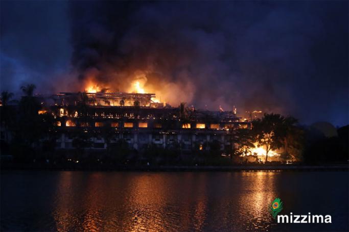 Fire at the Kandawgyi Palace Hotel in Yangon on 19 October 2017. Photo: Thet Ko/Mizzima
