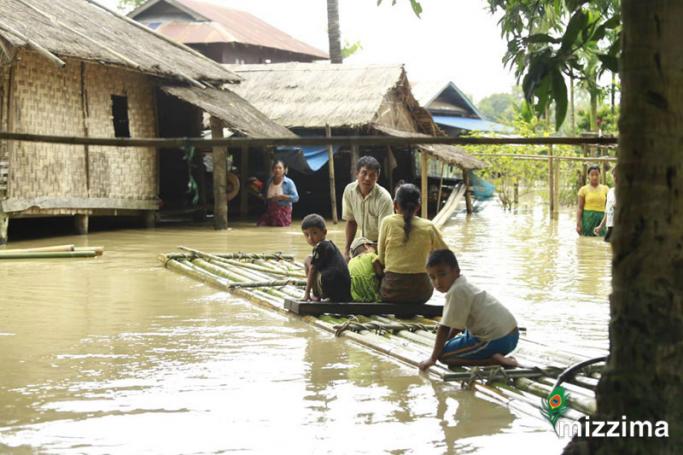 Flood victims. Photo: Mizzima