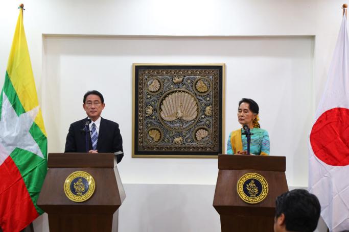Japanese Foreign Minister Fumio Kishida (L) and Myanmar Foreign Minister and State Counselor Aung San Suu Kyi (R) speak during a joint press conference following their meeting at the Ministry of Foreign Affairs in Nay Pyi Taw on 03 May 2016. Photo: Min Min/Mizzima
