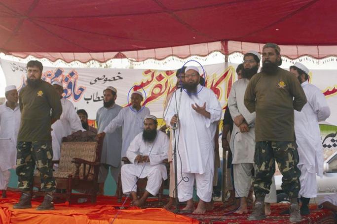 Hafiz Mohammed Syed (LeT, Pakistan) sharing the dais with Abdul Qudus Burmi (HuJI, Arakan) and other Rohingya leaders
