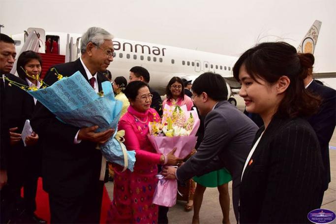 Myanmar President U Htin Kyaw arrives at Shuang Liu airport in China on 7 April 2017. Photo: Myanmar President's Office
