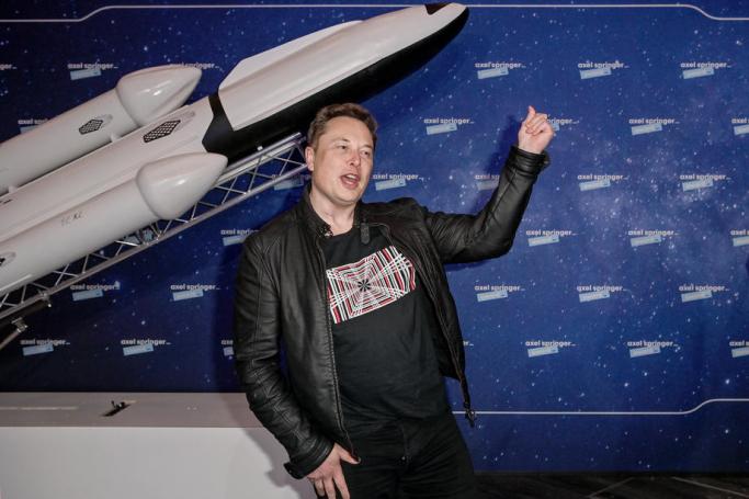 Tesla and SpaceX boss Elon Musk hopes to be able to one day launch several space ships to Mars (Photo: EPA)