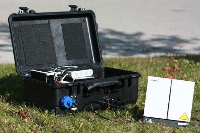 e-Triage communication suitcase (on-site emergency communications equipment, OSECE) consisting of an Inmarsat BGAN satellite terminal, a GSM pico cell, and a WLAN router (9) Photo: un-spider.org
