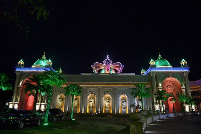 This picture taken on April 8, 2015 shows the Kings Romans Chinese casino in Ton Pheung, a special economic zone set in northwestern Laos along the Mekong river, at the border with Thailand and Myanmar. Photo: Christophe Archambault/AFP
