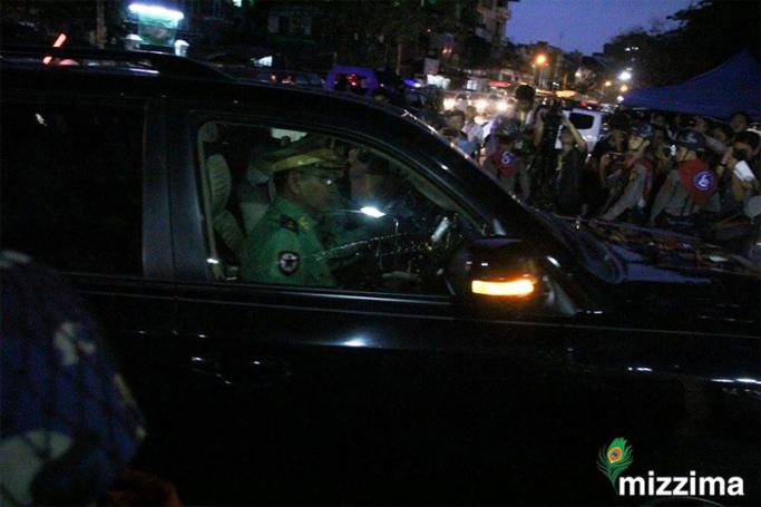 Myanmar’s army chief Senior General Min Aung Hlaing sit inside a vehicle as he arrives to meet with Pope Francis in Yangon on 27 November 2017. Photo: Thura/Mizzima
