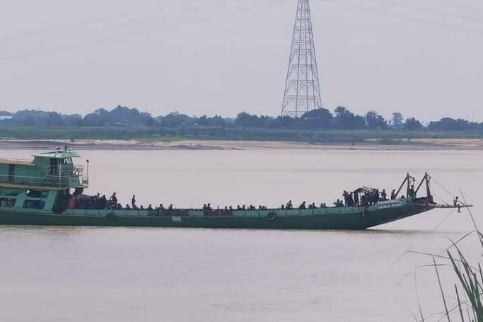 File Photo: While seeing a boat carrying military council troops in the Chindin River 