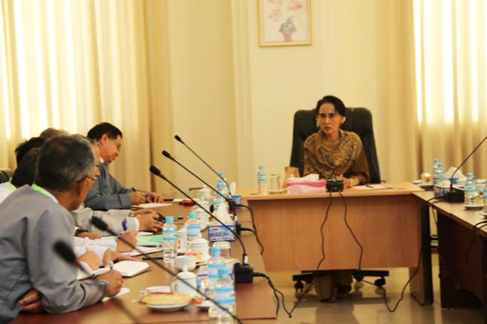Myanmar Peace Center (MPC) delegation meet with Aung San Suu Kyi and a NLD delegation in Nay Pyi Taw on 23 December 2015. Photo: NLD Chairperson
