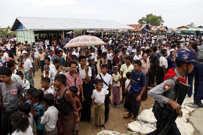 (File) Muslims people gather at Thet Kel Pyin Muslim IDPs (Internally displaced person) camp during the visit of former UN secretary general Kofi Annan (not in picture) to Rakhine State near capital Sittwe, western Myanmar, 07 September 2016. Photo: Nyunt Win/EPA
