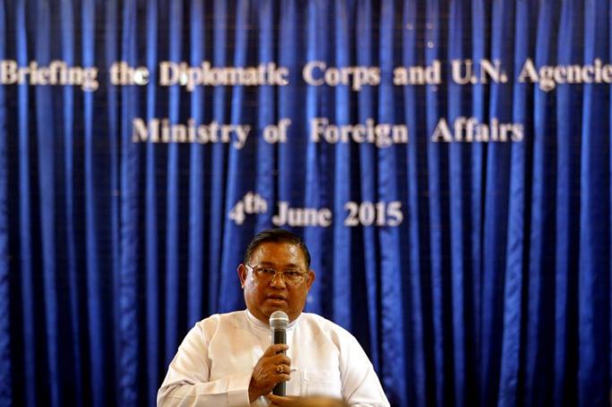 Myanmar Foreign Minister Wunna Maung Lwin talks to diplomats during the Briefing the Diplomatic Corps and UN Agencies at Ministry of Foreign Affairs in Yangon, Myanmar, 04 June 2015. Photo: Nyein Chan Naing/EPA
