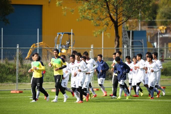 Myanmar national U 20 football team training in New Zealand on May 28, 2015. Photo: MFF
