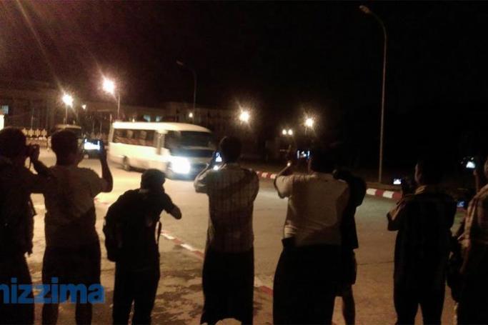 Vehicles leaving USDP headquarters at 2 am on Thursday, August 13, 2015. Photo: Min Min/Mizzima
