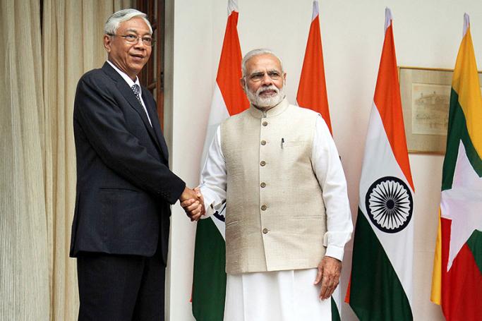 Indian Prime Minister Narendra Modi (R) shake hands with Myanmar's President Htin Kyaw (L) prior to a meeting in New Delhi, India 29 August 2016. Photo: EPA
