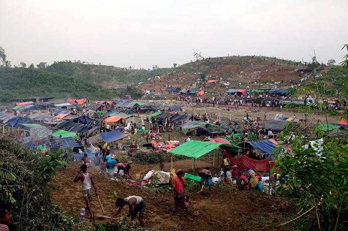 An overview of a new camp crowded by Rohingya refugees at Tangkhali, Ukhiya, Bangladesh, 16 September 2017. Photo: Abir Abdullah/EPA

