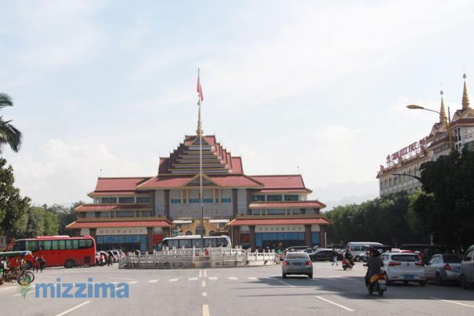 The border crossing between Ruili in China and Muse in Myanmar. Photo: Mizzima
