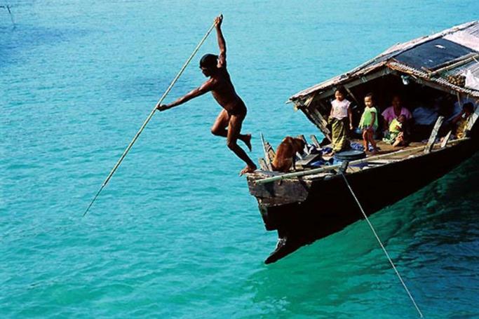 The blue waters off the Tanintharyi coast of Southern Myanmar are home to a race of people called Salons in the Myanmar language. Also known as Moken, they are a nomadic people. Photo: islandsafarimergui.com/
