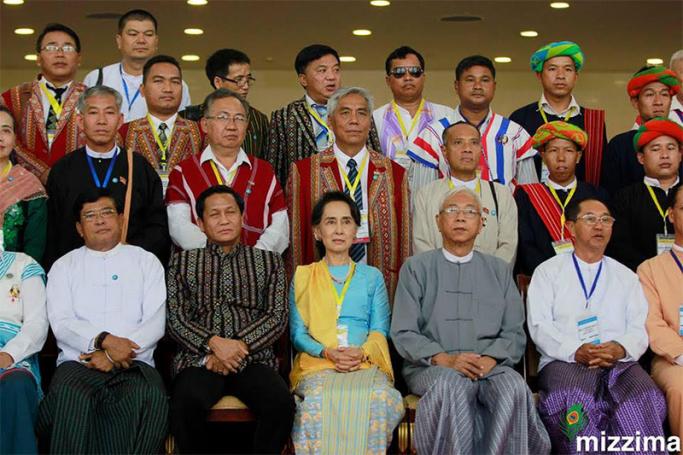 The attendees pose for a photograph during the second session of the Union Peace Conference - 21st century Panglong in Naypyitaw, Myanmar, 24 May 2017. Photo: Min Min/Mizzima
