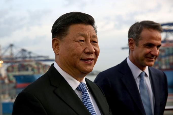 Visiting the “Dragon’s Head” - Chinese President Xi Jinping, left, and Greek Prime Minister Kyriakos Mitsotakis, right, visit the cargo terminal of Chinese company Cosco in the port of Piraeus, Greece, 11 November 2019. Chinese President Xi was on a two-day official visit to Greece paving the way for the Belt and Road Initiative.Photo: EPA